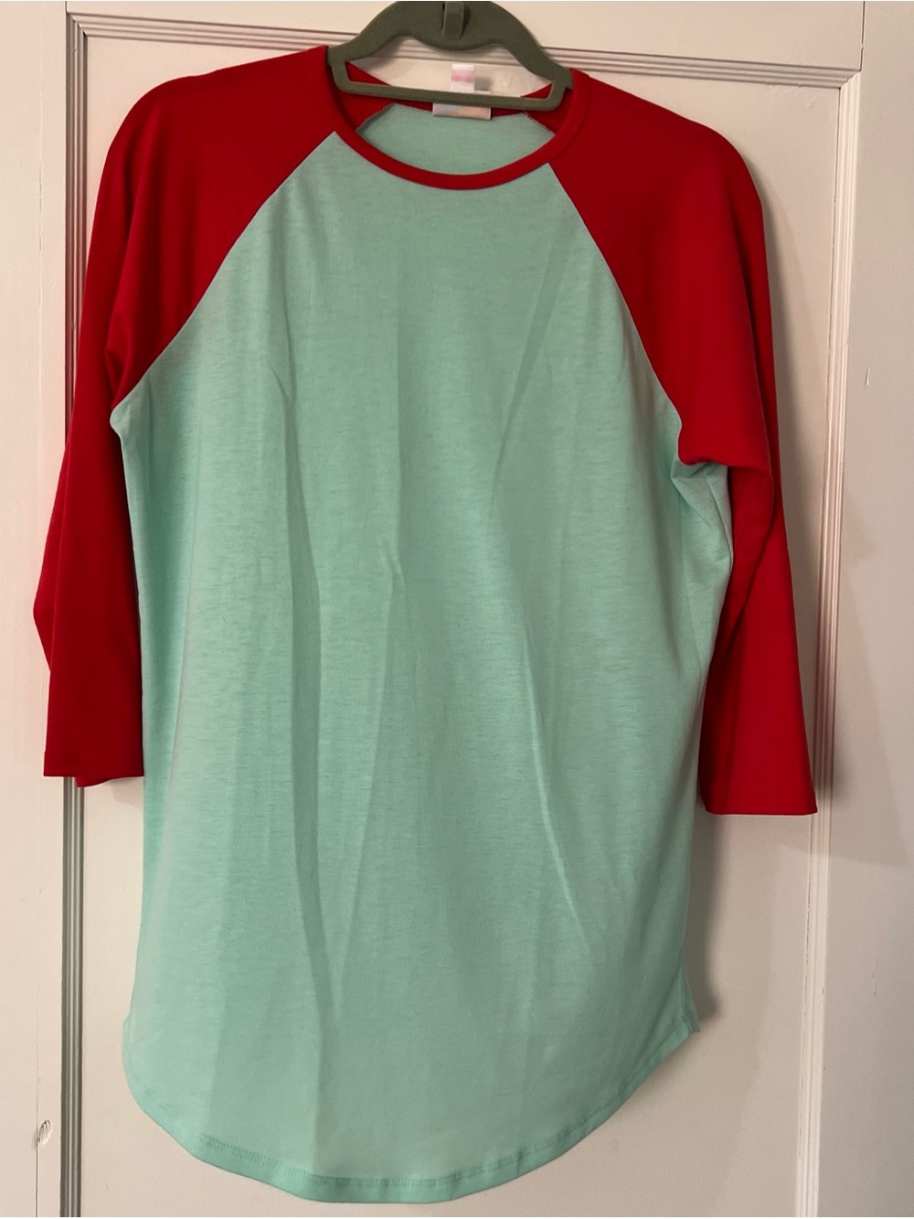 LuLaRoe Mint Tee with Bright Red Sleeves